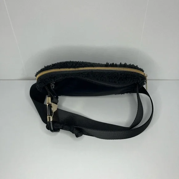Fleece Lululemon Belt Bag - Picture 4 of 4